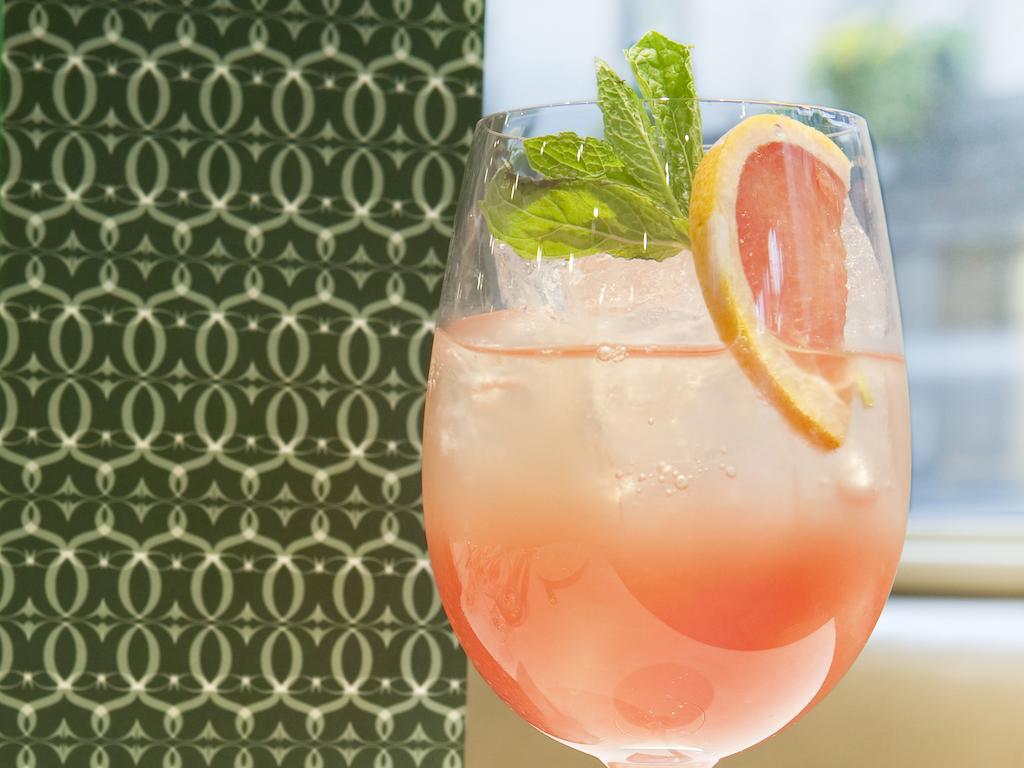 Montcalm Brewery, London City Экстерьер фото A Pink Lady cocktail